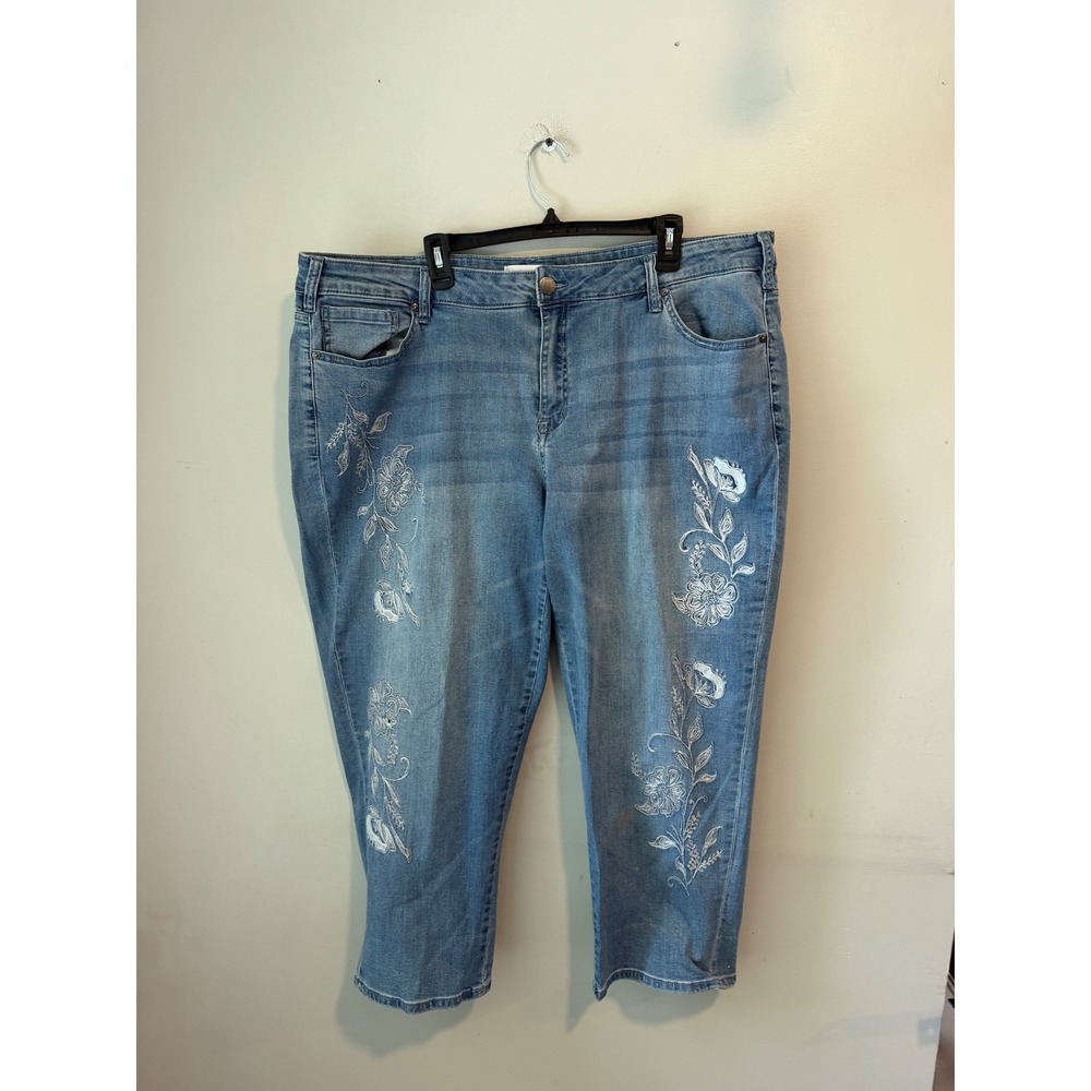 Lane Bryant Women 22 Light Wash Floral Embroidered Denim Capri Cropped Jeans